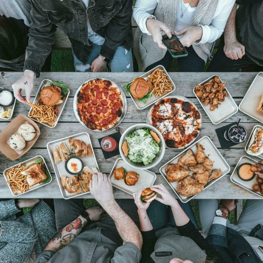 Ziel des Projekts "microplastic@food" ist die Entwicklung einer Nachweismethodik um potenzielle Quellen von Mikroplastik in Lebensmitteln zu erfassen. Symbolfoto:  Unsplash/Spencer Davis