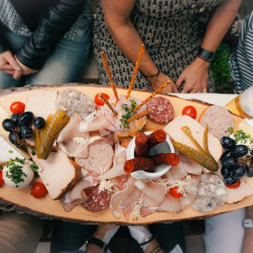 In the research project "MICROPLEXFOOD", OFI is using various case studies to detect microplastic particles in complex foods such as dairy products or processed meat products. photocredit: pixabay/derleooo